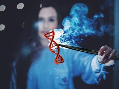 Scientist examine DNA-min